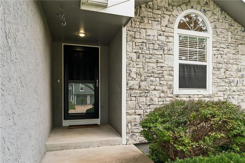 809 NE Aaron Drive — photo 5