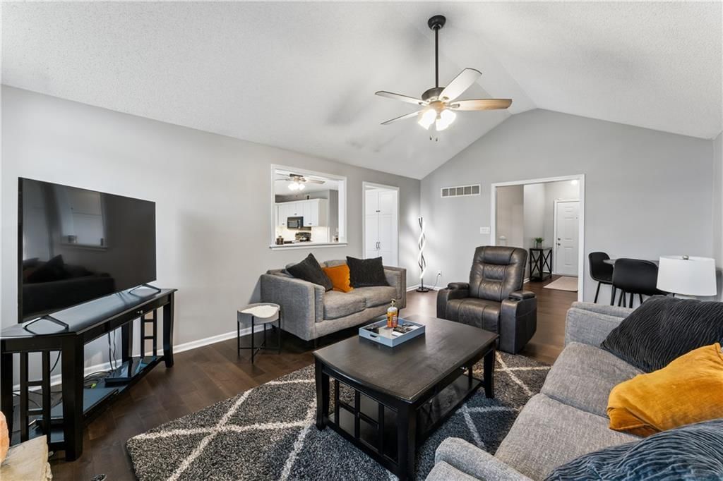 809 NE Aaron Drive — photo 11