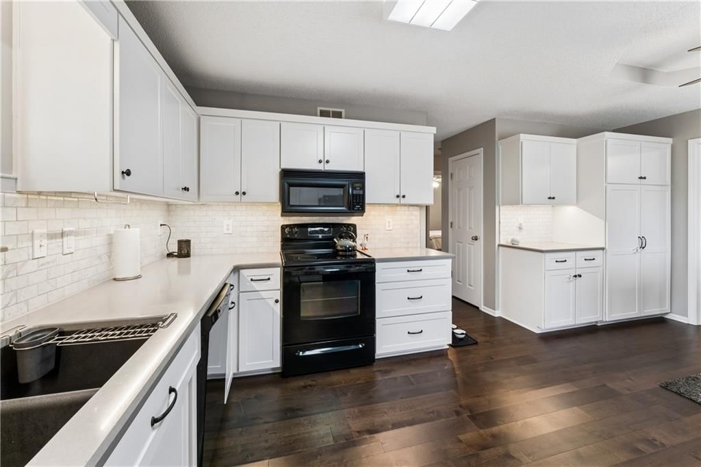 809 NE Aaron Drive — photo 15