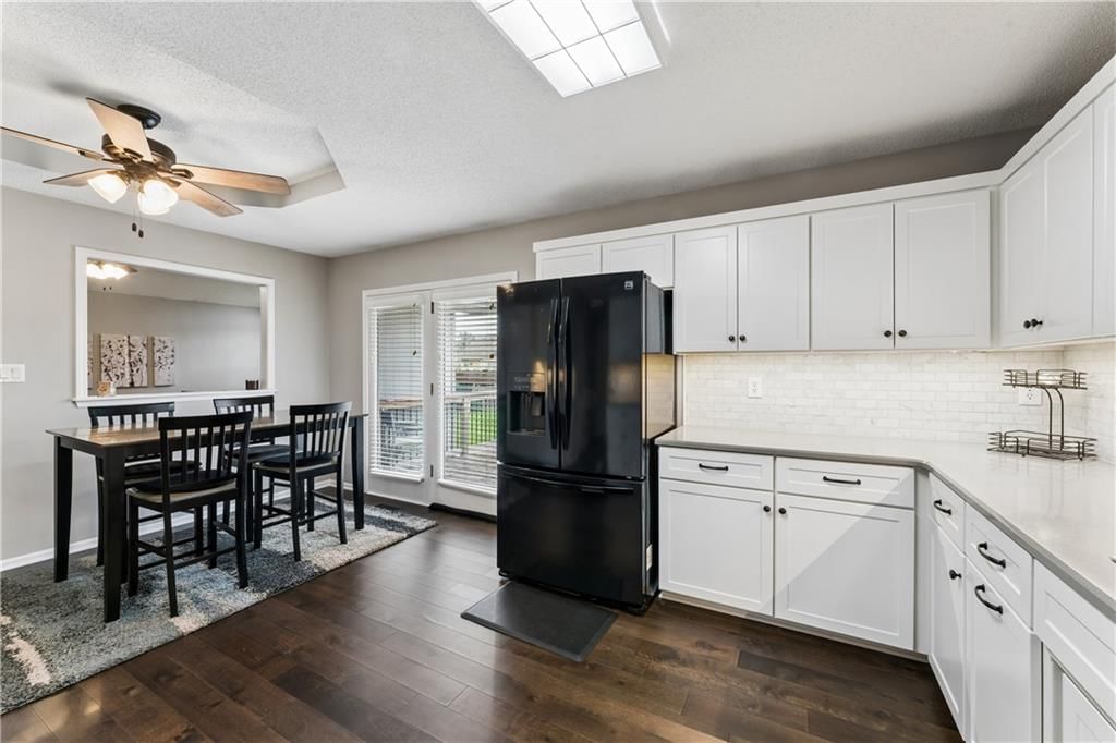 809 NE Aaron Drive — photo 16