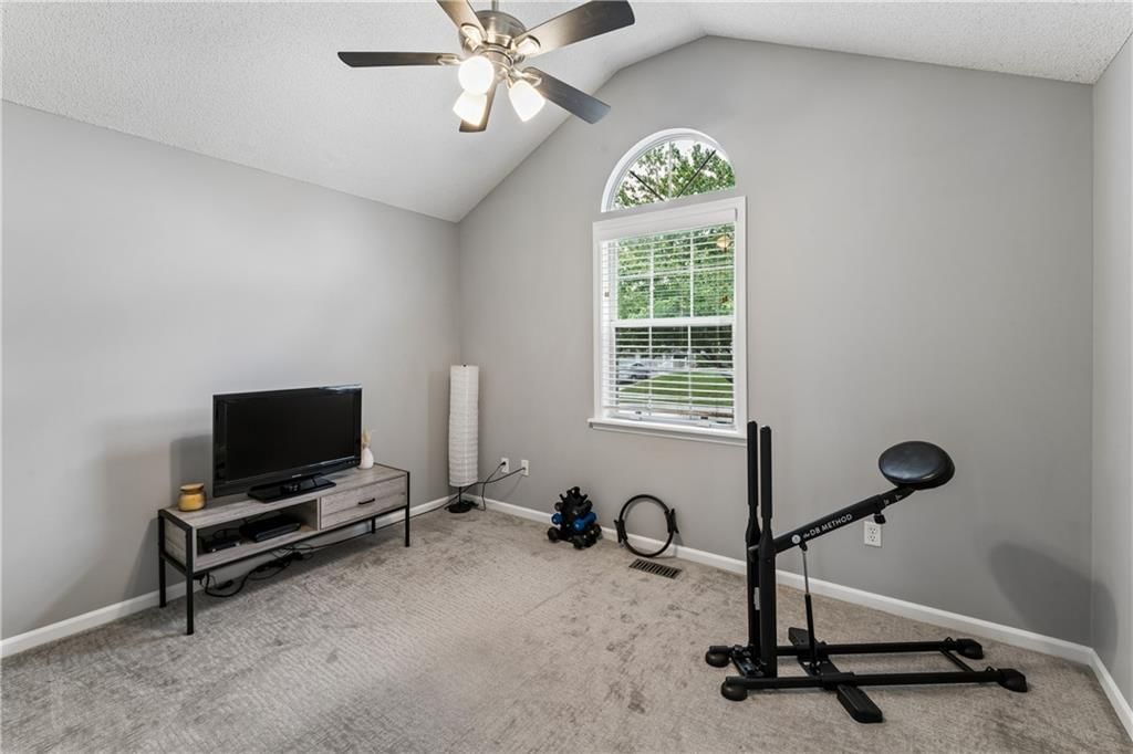 809 NE Aaron Drive — photo 28