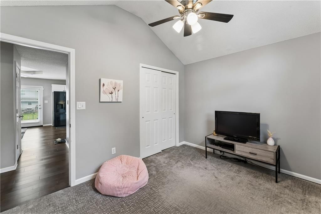 809 NE Aaron Drive — photo 30