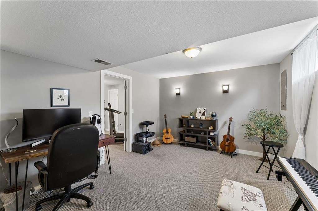 809 NE Aaron Drive — photo 35