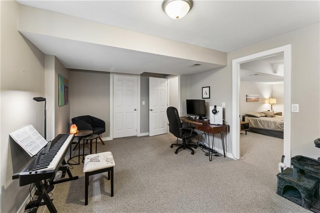 809 NE Aaron Drive — photo 36