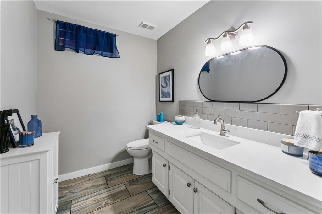 809 NE Aaron Drive — photo 41
