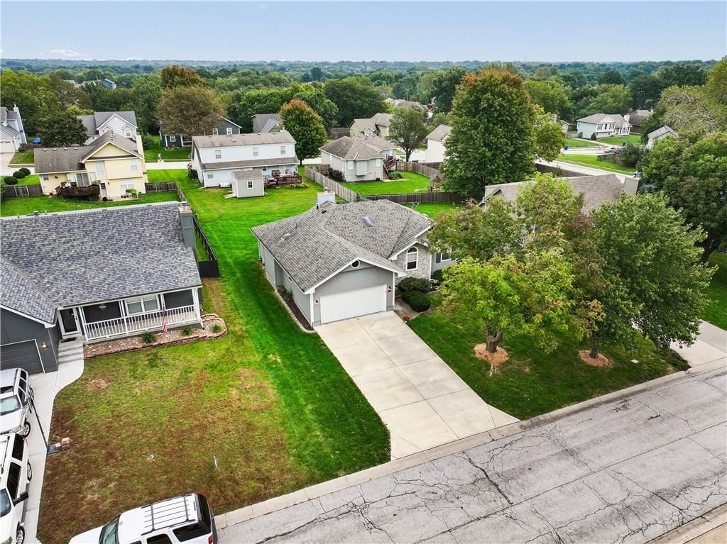 809 NE Aaron Drive — photo 46