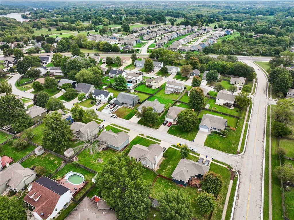 809 NE Aaron Drive — photo 49