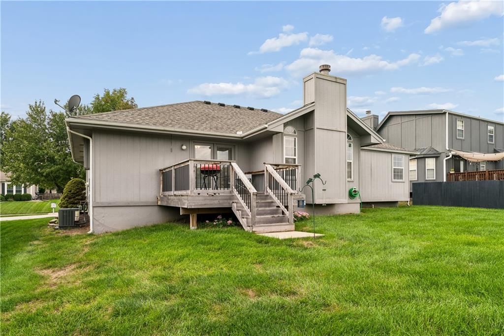 809 NE Aaron Drive — photo 54