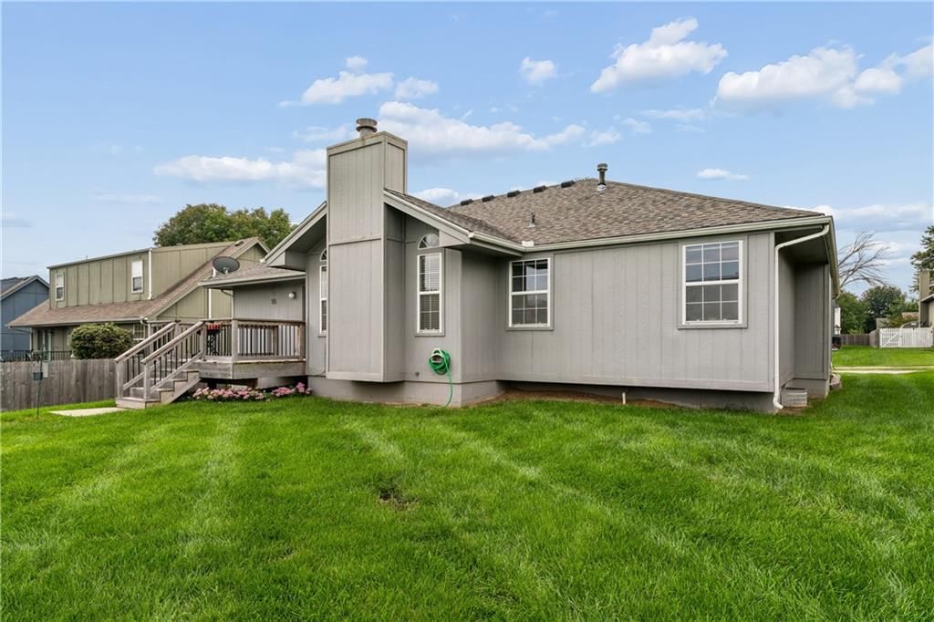 809 NE Aaron Drive — photo 55