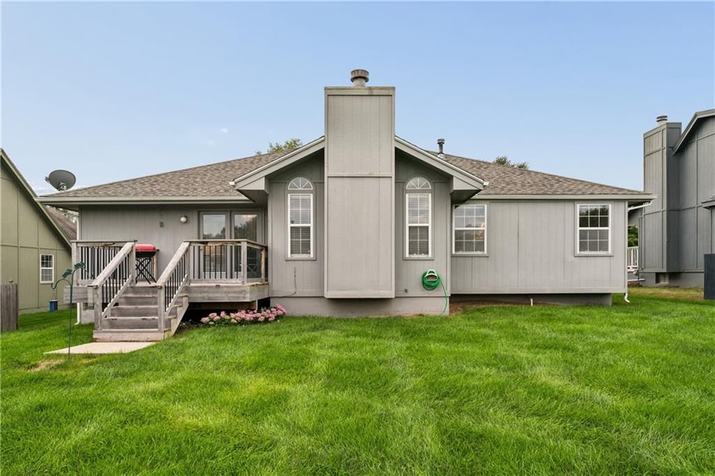 809 NE Aaron Drive — photo 56