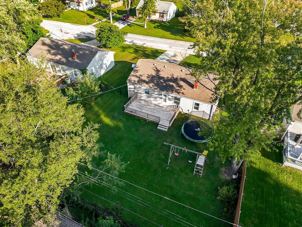 Photo 19 of 21 - 903 NE 67th Place, Gladstone, MO 64118