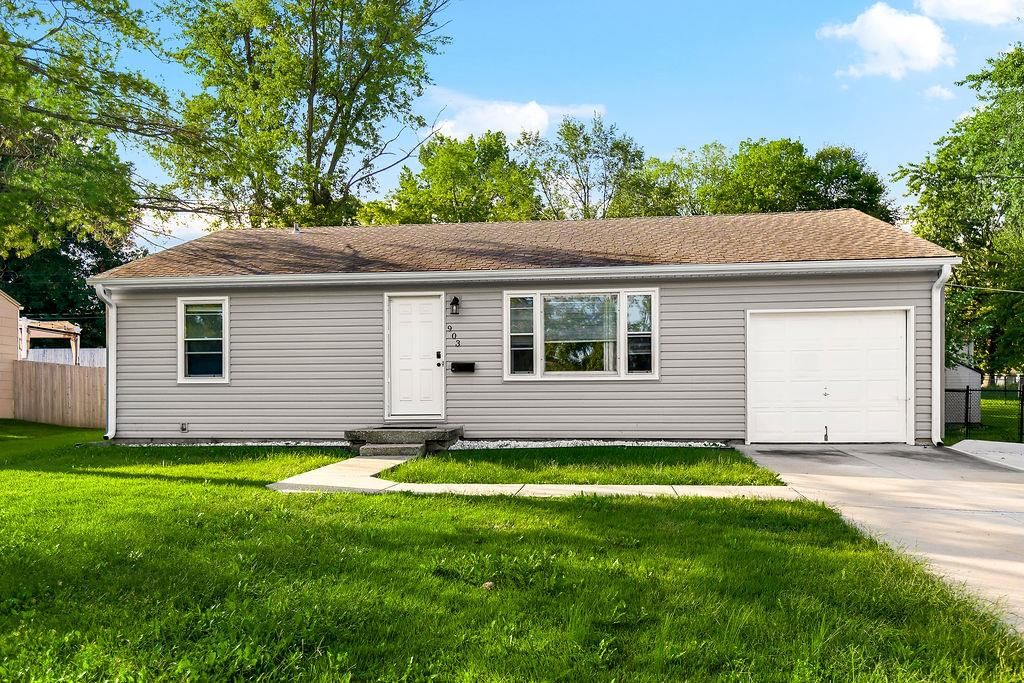 903 NE 67th Place, Gladstone, MO
