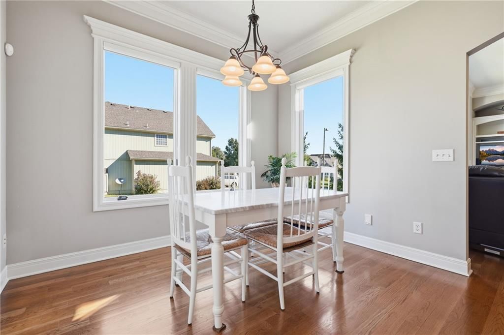Photo 13 of 40 - 1510 Spur Ridge Circle, Raymore, MO 64083