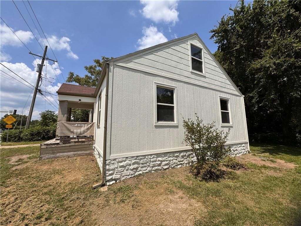 2612 E 75th Street — photo 11