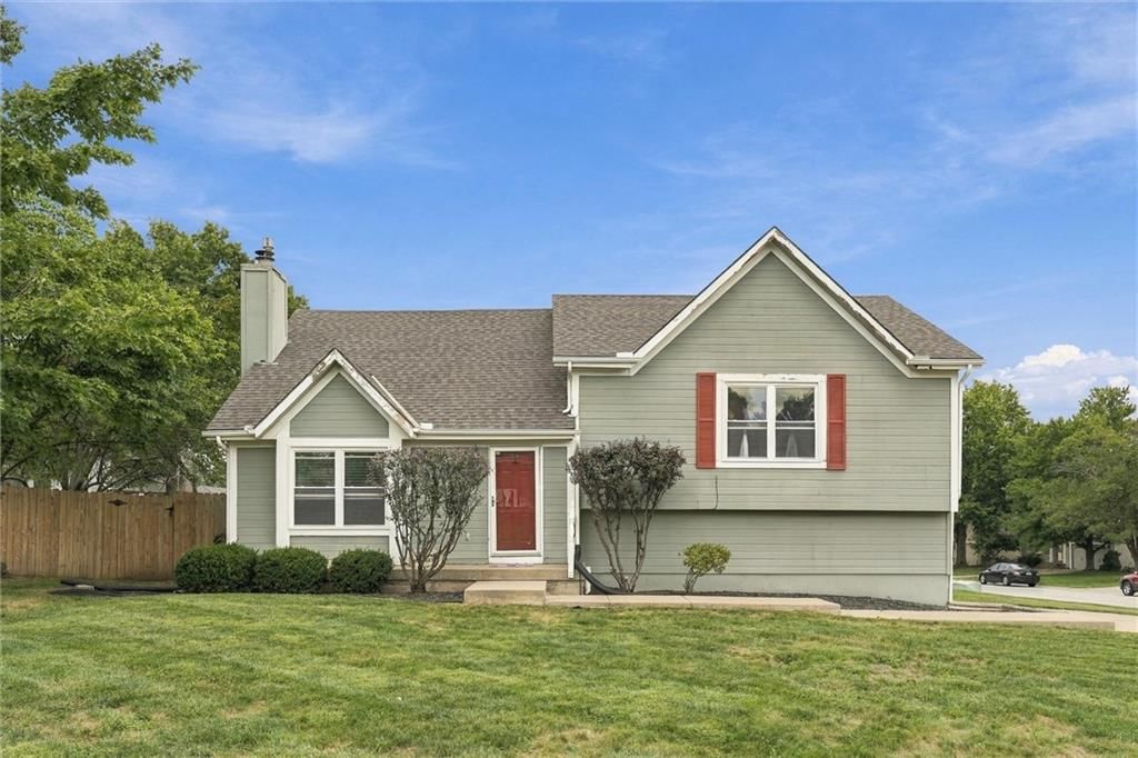 824 SE 10th Terrace, Lee's Summit, MO