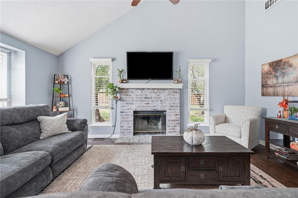 824 SE 10th Terrace, Lee's Summit, MO