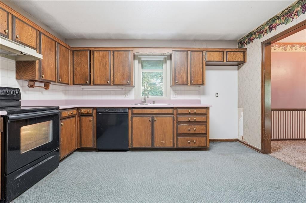 Photo 9 of 28 - 15932 E 41st Street S, Independence, MO 64055
