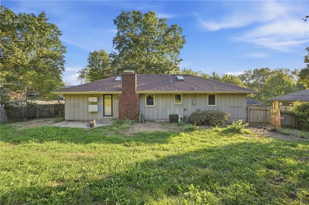 Photo 24 of 28 - 15932 E 41st Street S, Independence, MO 64055