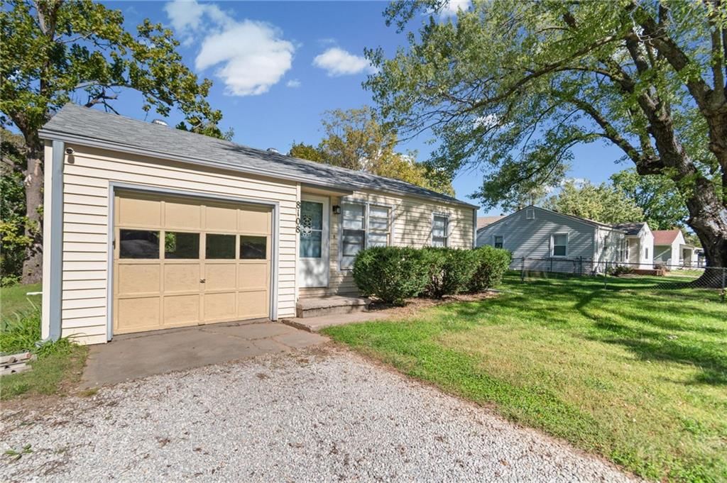 8108 9 Highway, Kansas City, MO: listing photo 3