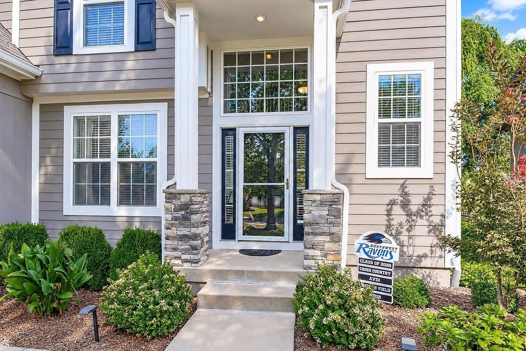 20908 W 117th Street, Olathe, KS: listing photo 3