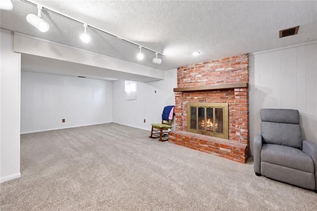 519 Mark Lane, Belton, MO