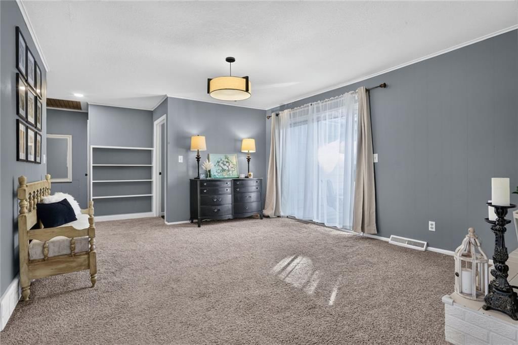 305 NW 60th Terrace, Kansas City, MO: listing photo 2