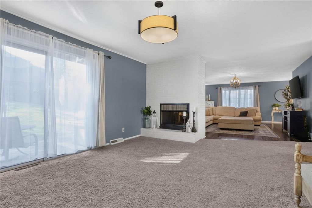 305 NW 60th Terrace, Kansas City, MO: listing photo 3