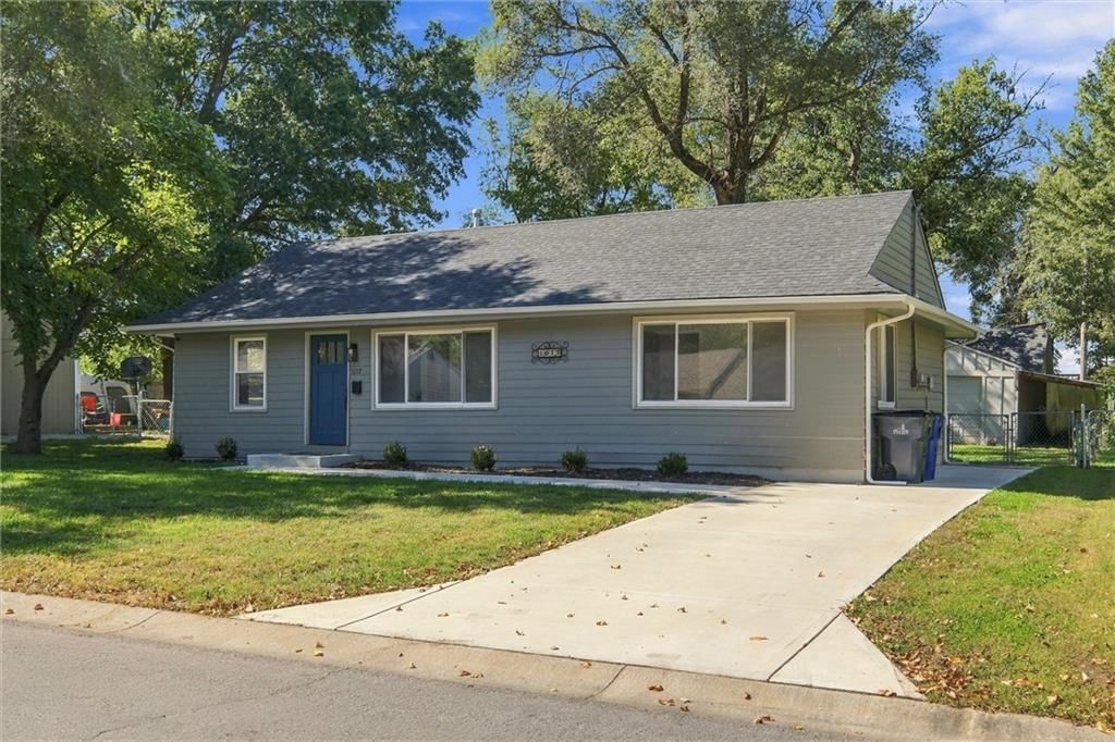 1017 S Brockway Street, Olathe, KS: listing photo 3