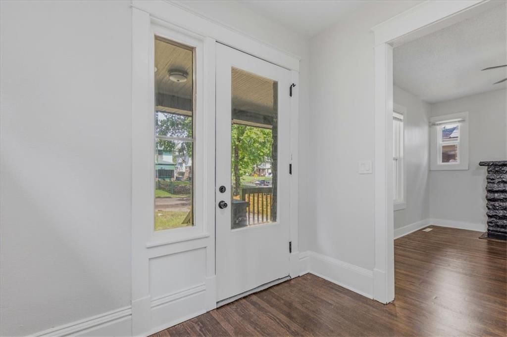 3249 Lockridge Avenue, Kansas City, MO: listing photo 2