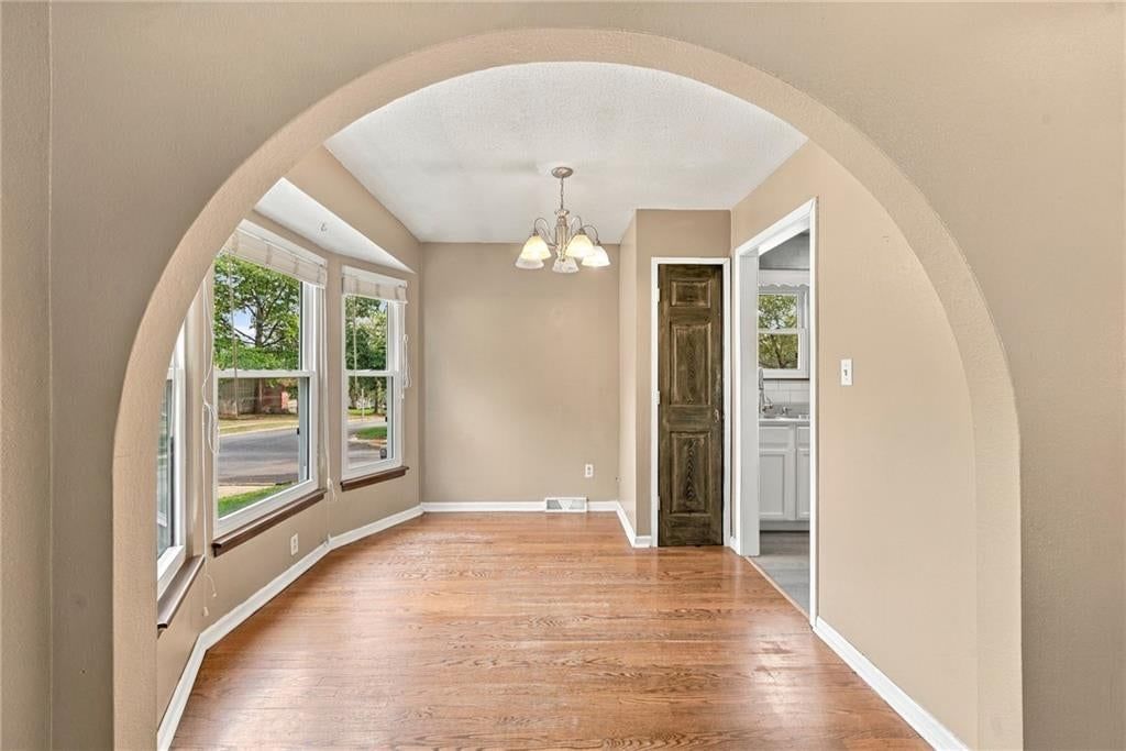 200 S Downey Avenue — photo 6