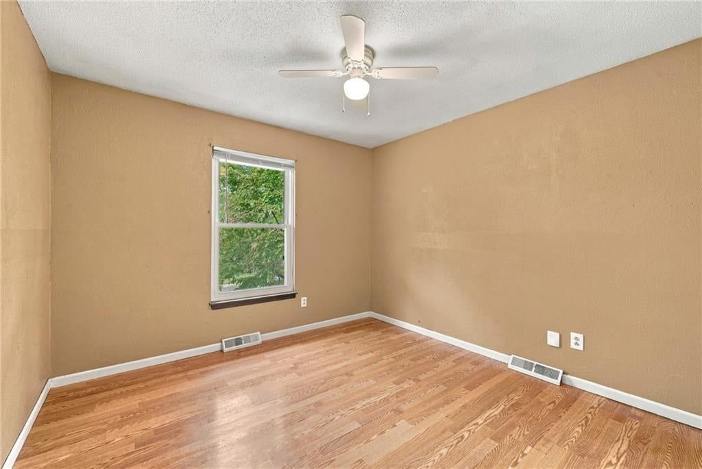 200 S Downey Avenue — photo 10