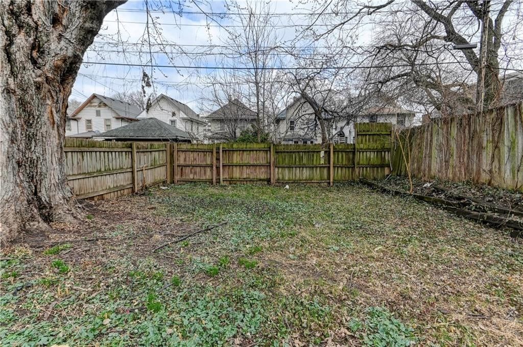 Photo 9 of 41 - 113 N White Avenue, Kansas City, MO 64123