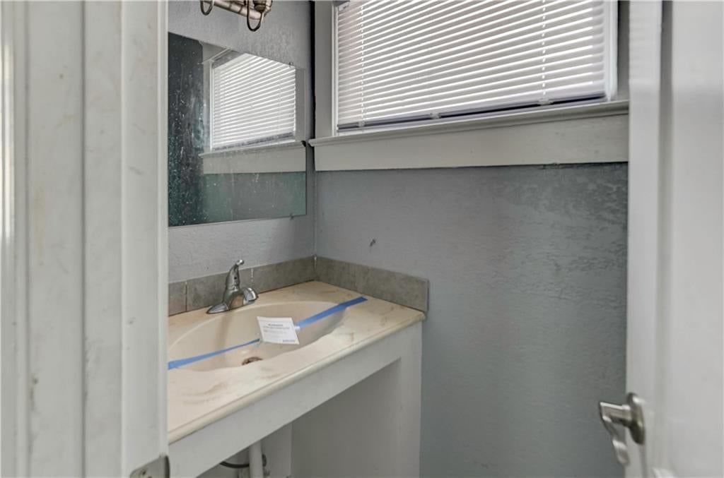 Photo 23 of 41 - 113 N White Avenue, Kansas City, MO 64123
