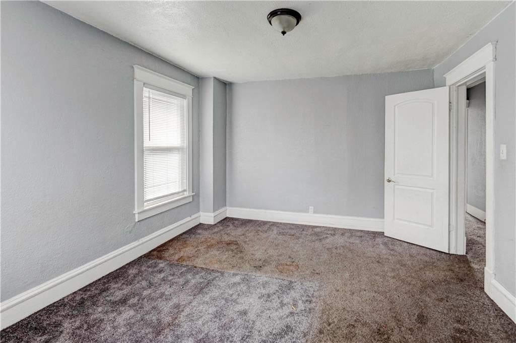 Photo 33 of 41 - 113 N White Avenue, Kansas City, MO 64123