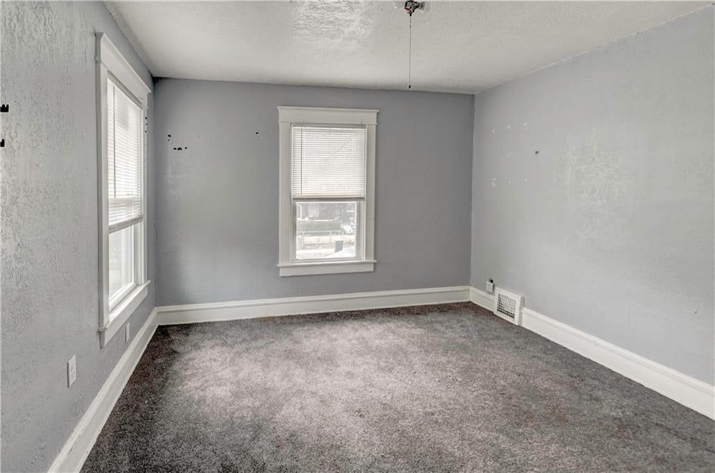 Photo 37 of 41 - 113 N White Avenue, Kansas City, MO 64123
