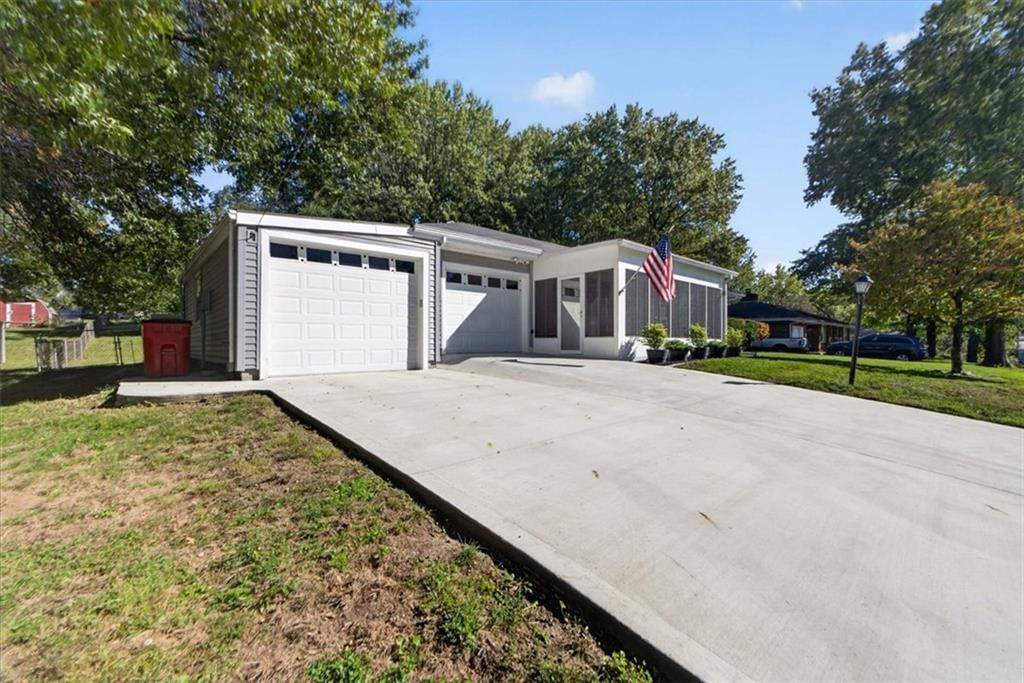 419 DICKINSON Road, Independence, MO: listing photo 3
