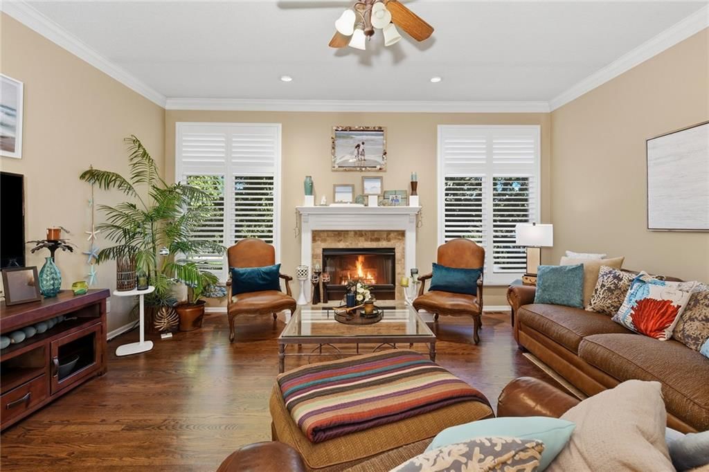 607 NW Brookhaven Drive, Lee's Summit, MO