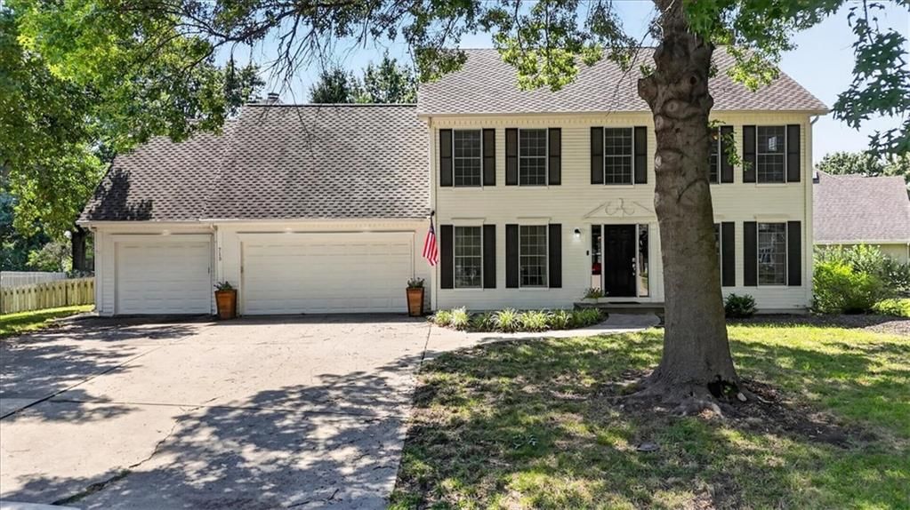 713 NW Eagle Ridge Circle, Lee's Summit, MO: listing photo 2