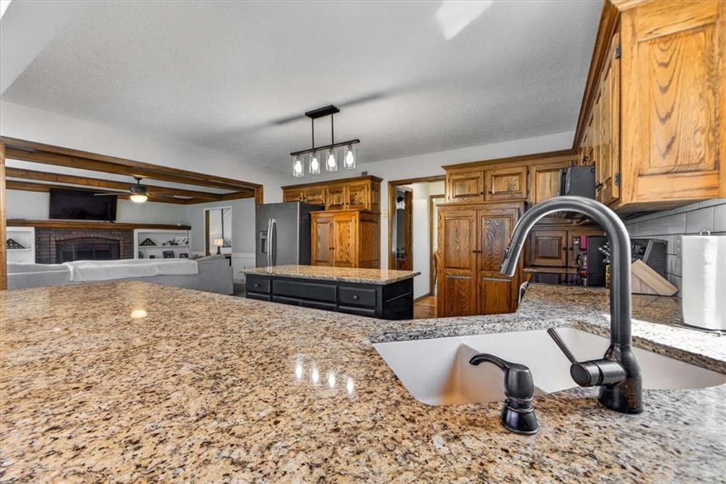 Open floor plan at 713 NW Eagle Ridge Circle, Lee's Summit, MO 64081