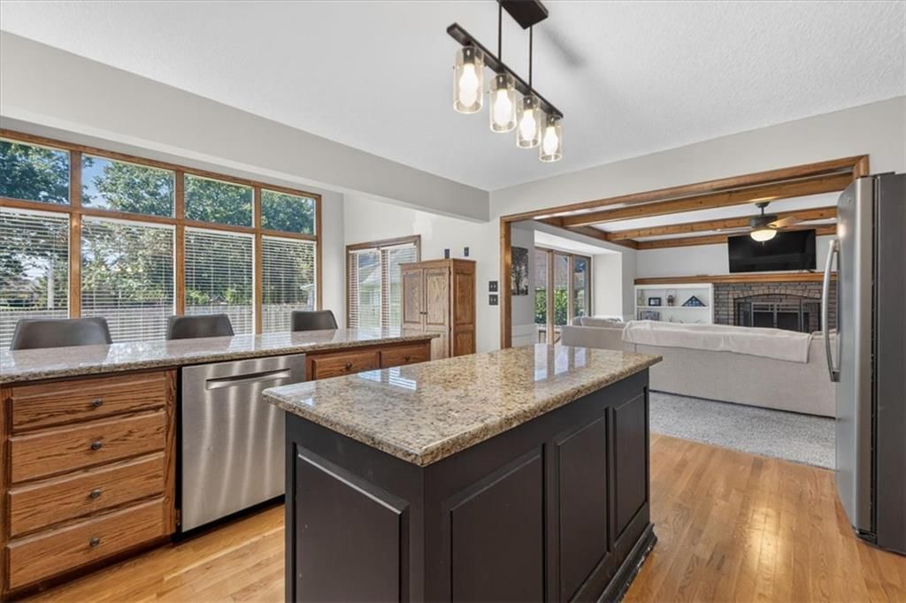 Photo 21 of 73 - 713 NW Eagle Ridge Circle, Lee's Summit, MO 64081
