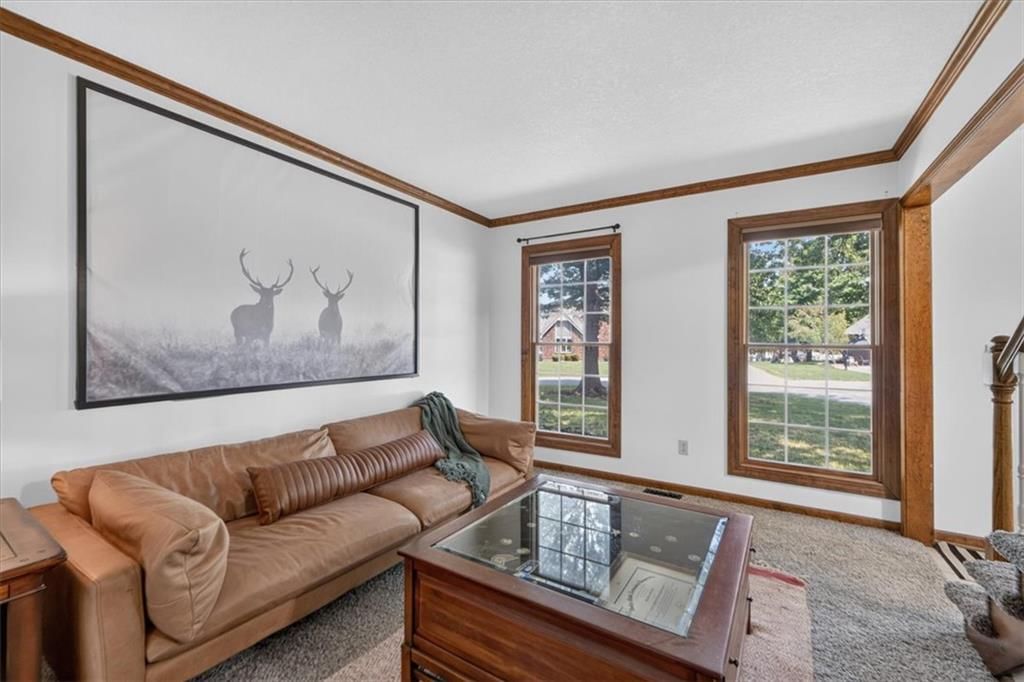 Photo 30 of 73 - 713 NW Eagle Ridge Circle, Lee's Summit, MO 64081
