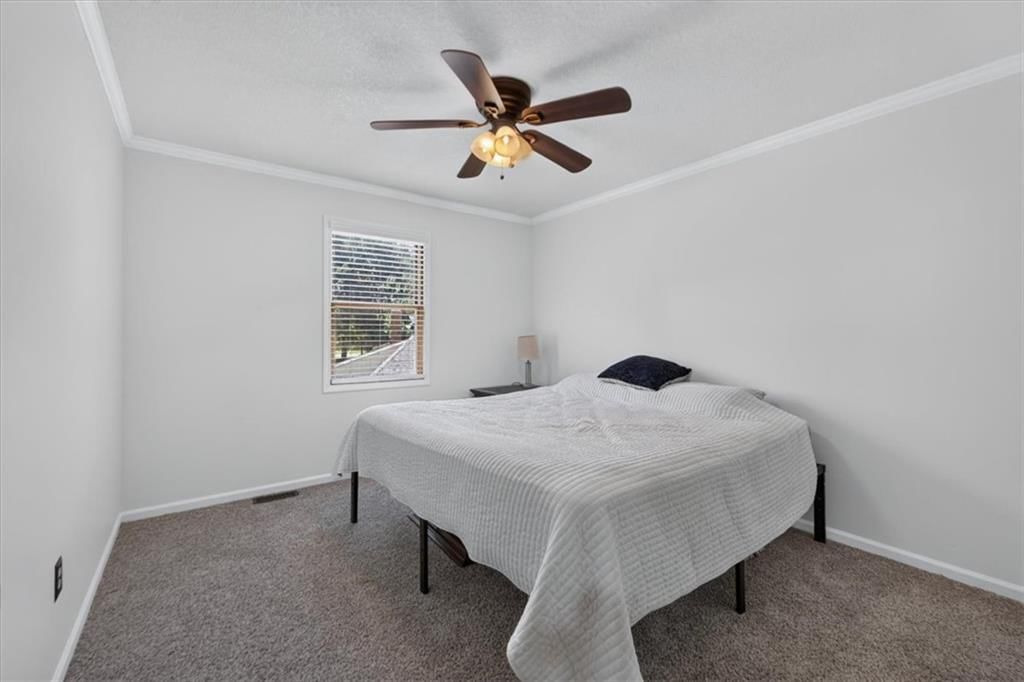 Photo 36 of 73 - 713 NW Eagle Ridge Circle, Lee's Summit, MO 64081