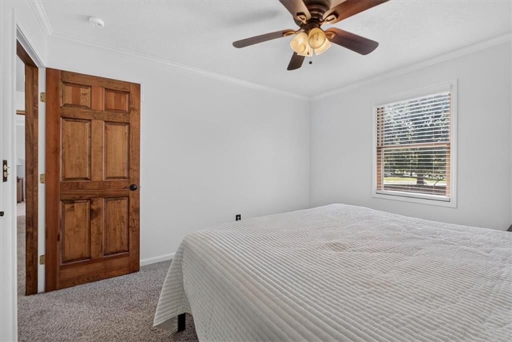 Photo 37 of 73 - 713 NW Eagle Ridge Circle, Lee's Summit, MO 64081