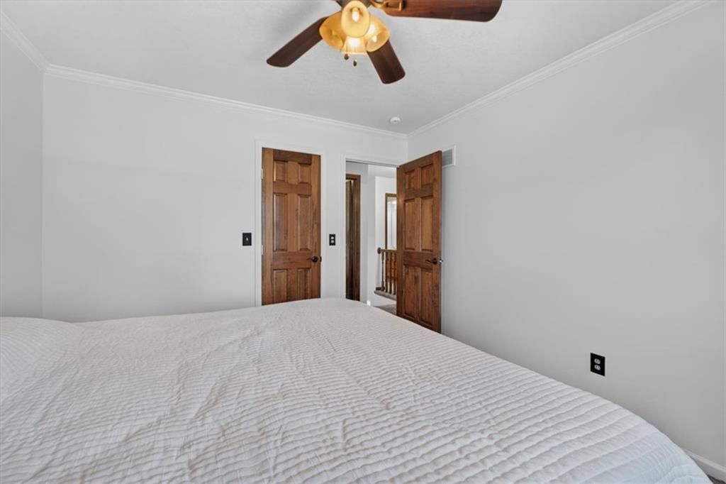 Photo 39 of 73 - 713 NW Eagle Ridge Circle, Lee's Summit, MO 64081