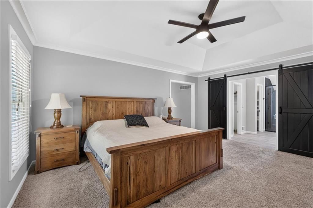 Photo 43 of 73 - 713 NW Eagle Ridge Circle, Lee's Summit, MO 64081