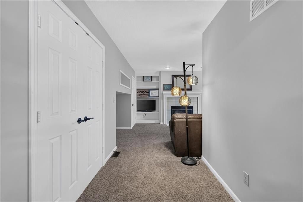 Photo 52 of 73 - 713 NW Eagle Ridge Circle, Lee's Summit, MO 64081