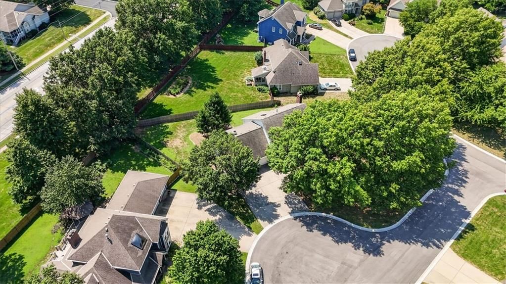 Photo 70 of 73 - 713 NW Eagle Ridge Circle, Lee's Summit, MO 64081