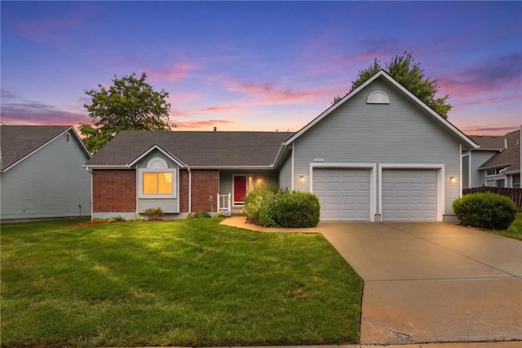 15724 Travis Street, Overland Park, KS