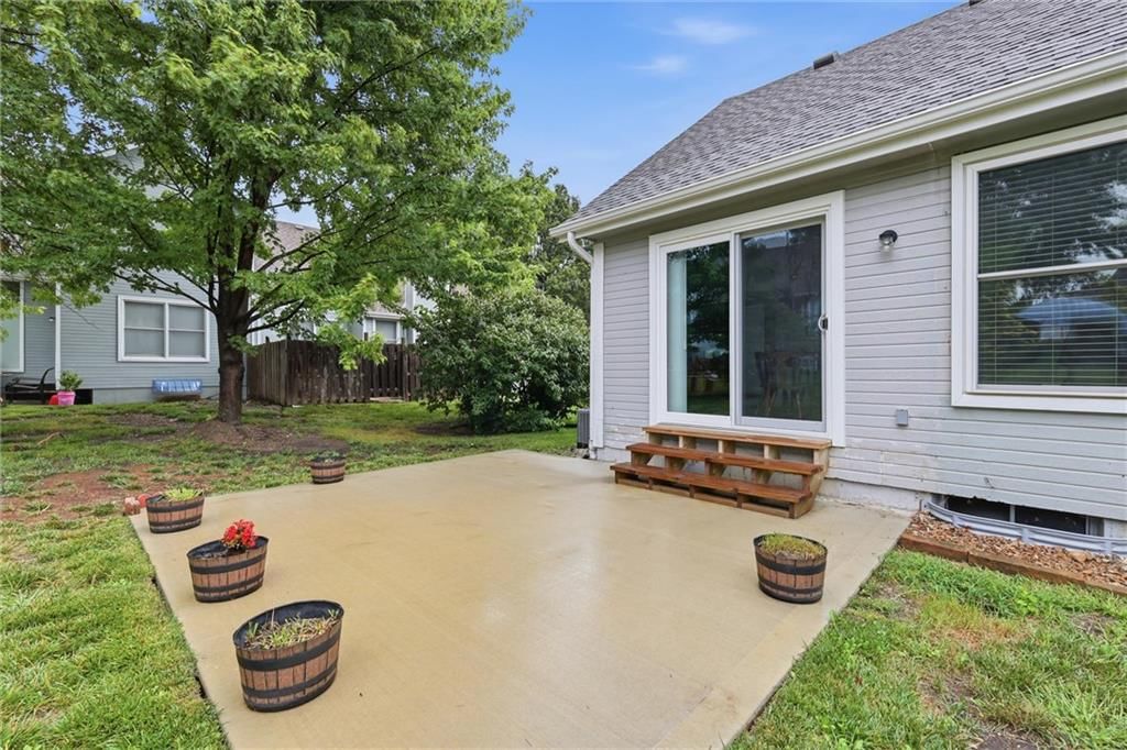 Photo 25 of 27 - 15724 Travis Street, Overland Park, KS 66223