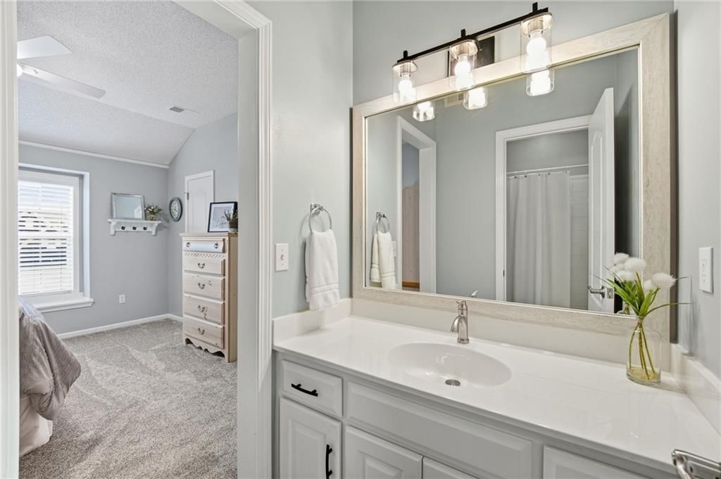 13813 Richards Street — photo 46